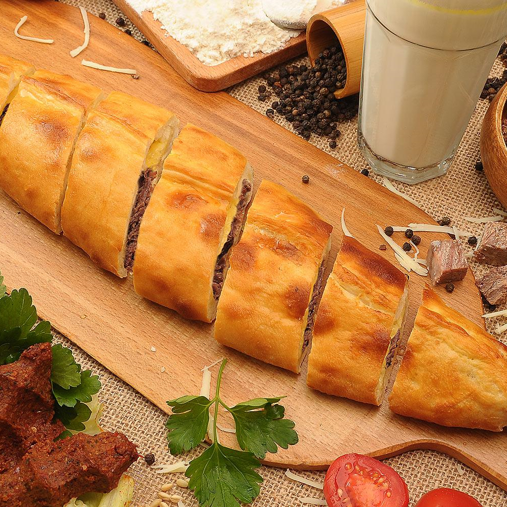Sucuklu Pide