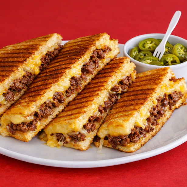 Kavurmalı Kaşarlı Tost