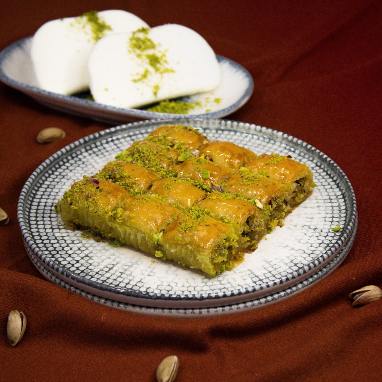 Antep Fıstıklı Özel Dilim (1 kg) & Maraş Dondurma (500 g)