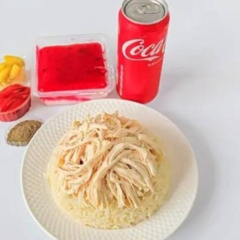 Sporcu Tavuklu Pilav ( 1 ,5 Porsiyon ) +Coca Cola 330 ml