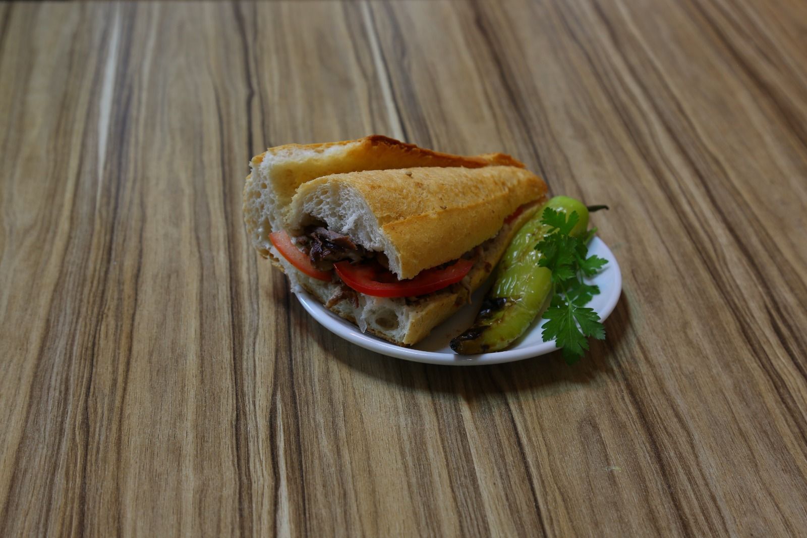 Tombik Ekmekte 3 Adet Kuzu Döner(100 er Gr.)*