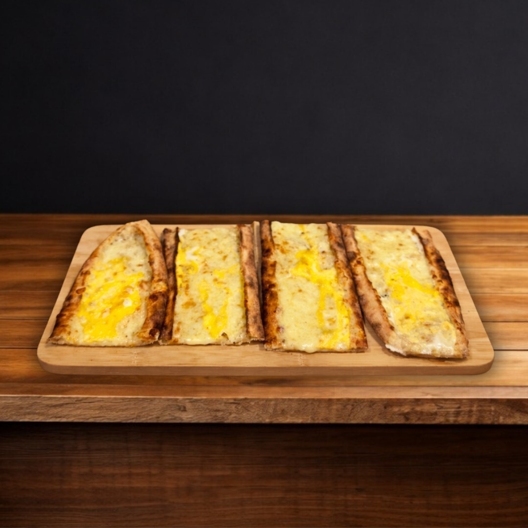 Kaşarlı Yumurtalı Pide