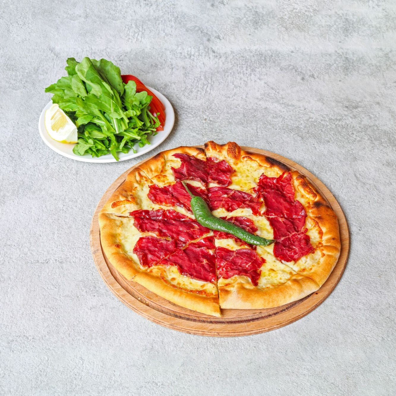 Yuvarlak Pastırmalı Pide