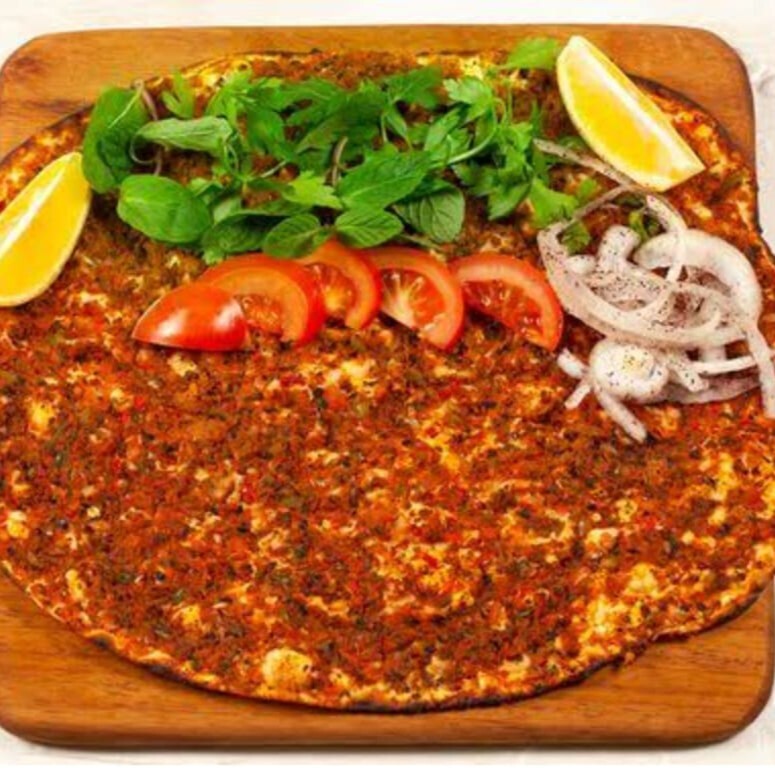 5'Li Lahmacun + 2 Küçük Ayran