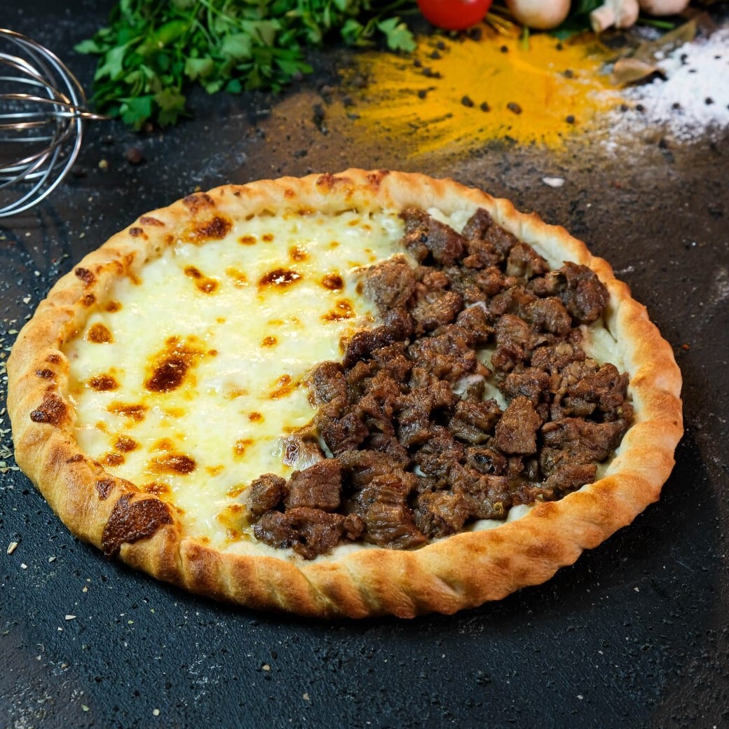 Kavurmalı Kaşarlı Pide