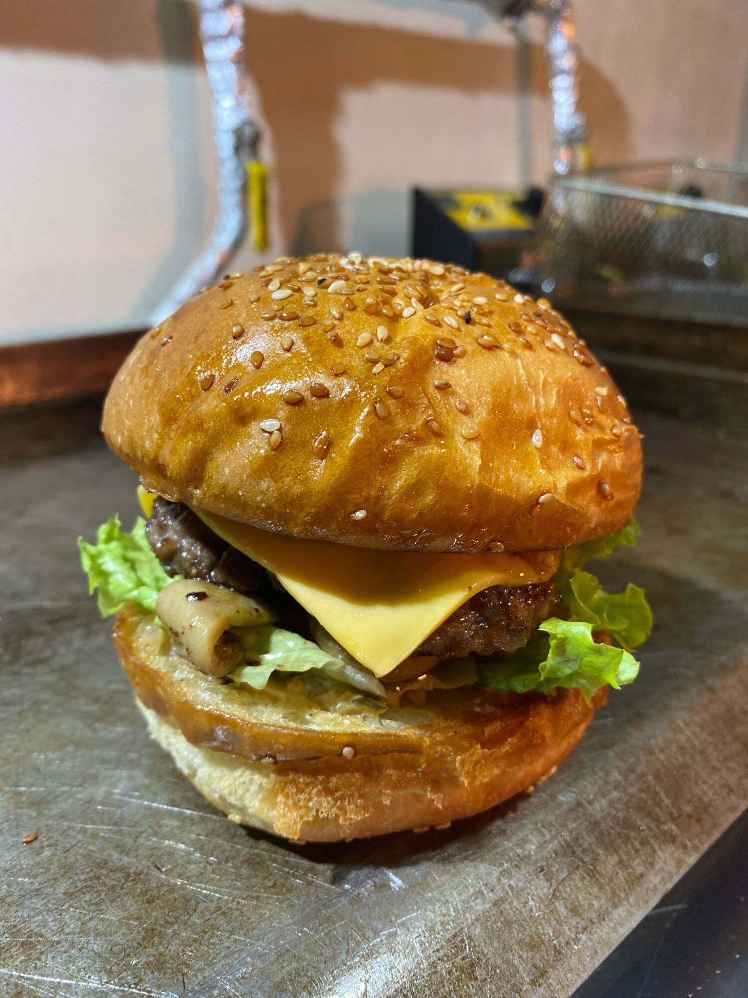 Lahza Chessburger Single