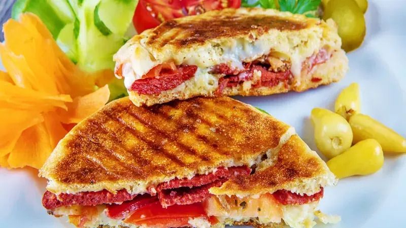 Yumurtalı Karışık Tost