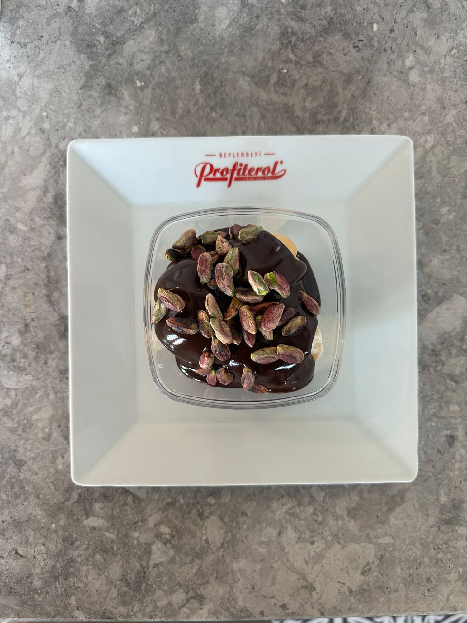 Fıstıklı Profiterol ( 200 GR )