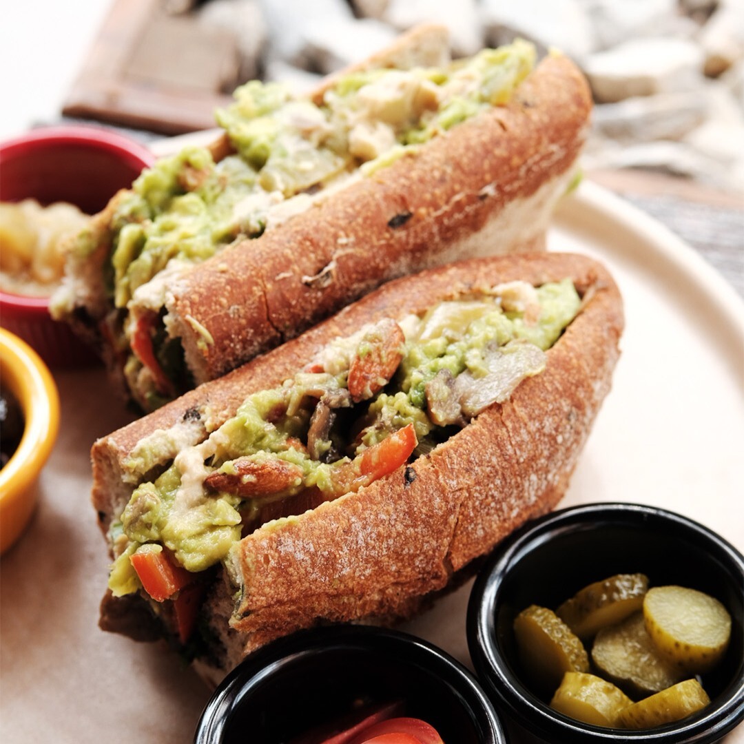 Avokadolu Vegan Sandviç +Coca Cola 330 ml