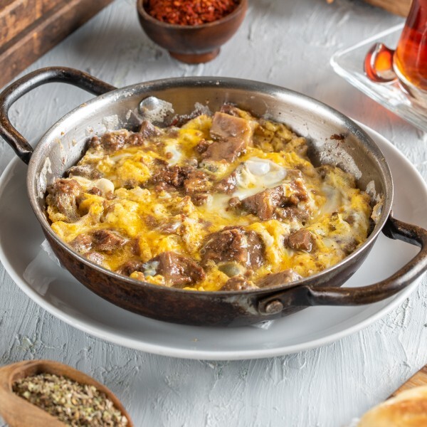 Kavurma Kaşarlı Omlet
