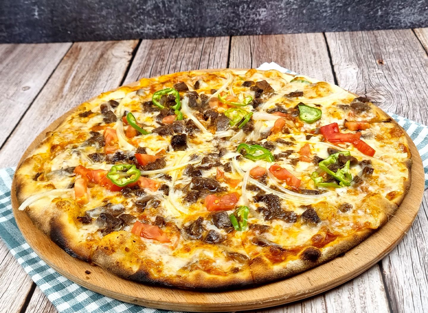 Kavurmalı Pizza