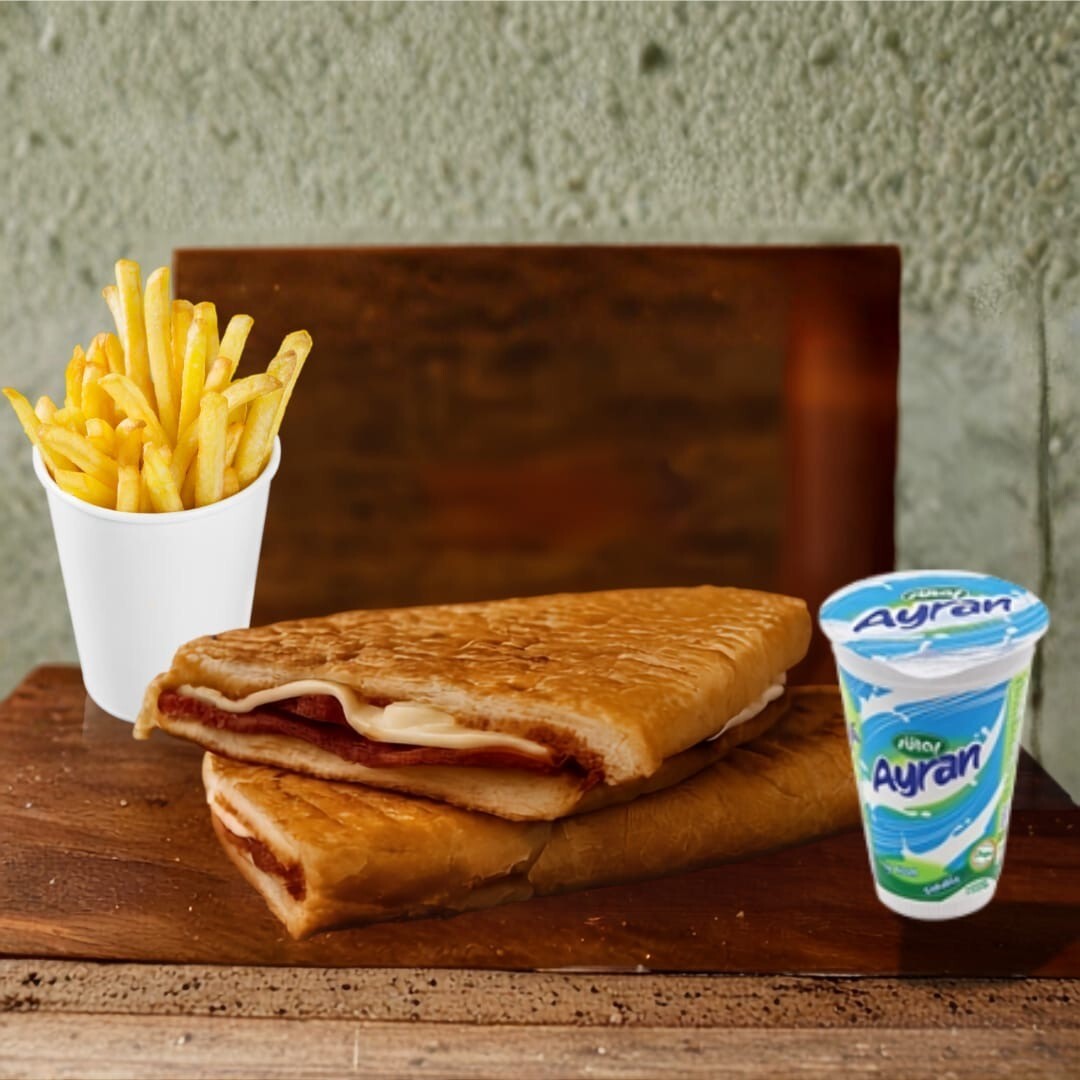 2 Tam Karışık Tost + 500 gr Patates + 2 Büyük Ayran