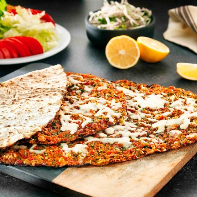 Kaşarlı Lahmacun