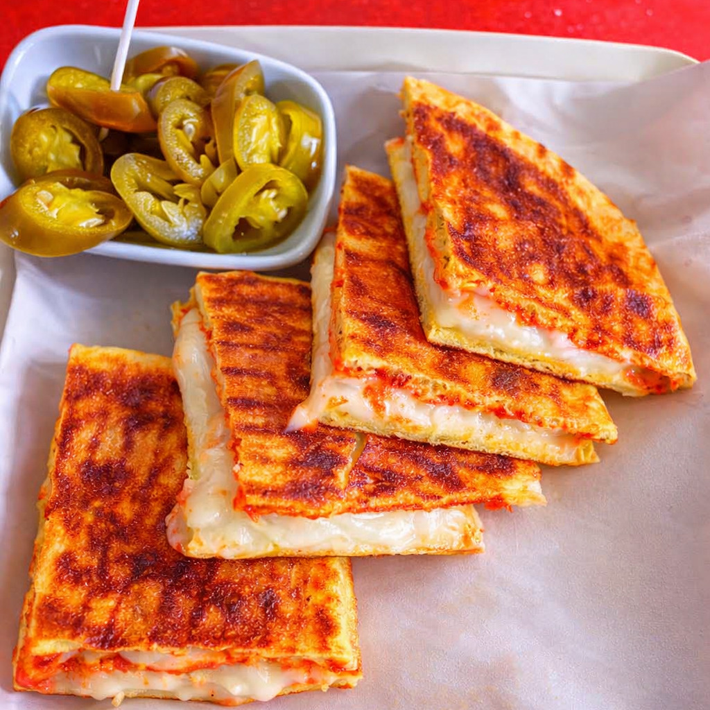 Kaşarlı Bazlama Tost