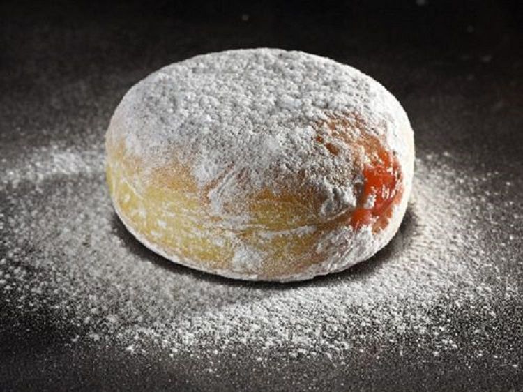 Pudralı Çilekli Donut