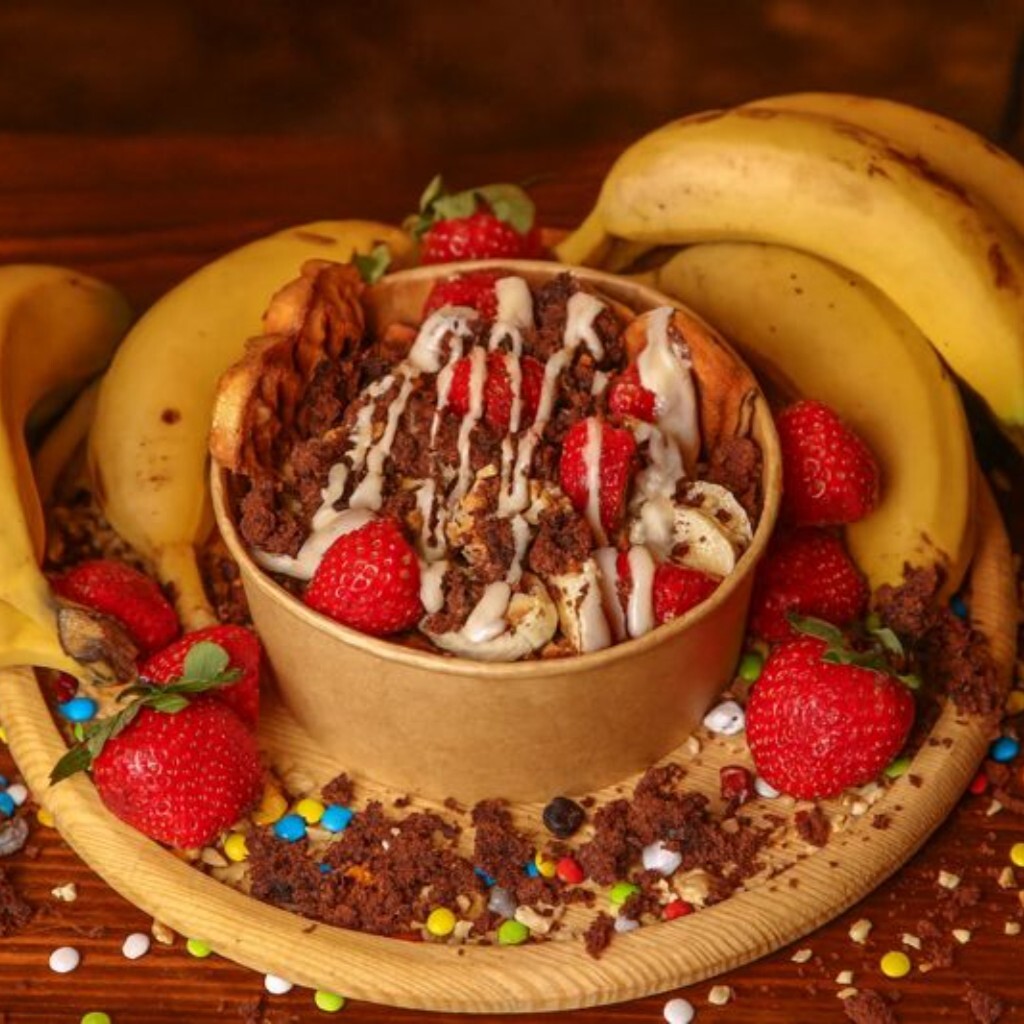 Beyaz Çikolatalı Çilekli Bowl Waffle