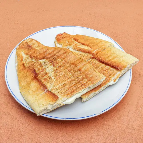 Tam Ekmeğe Kaşarlı Tost