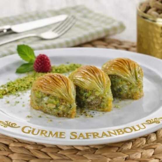 Fıstıklı Midye Baklava (500 gr)