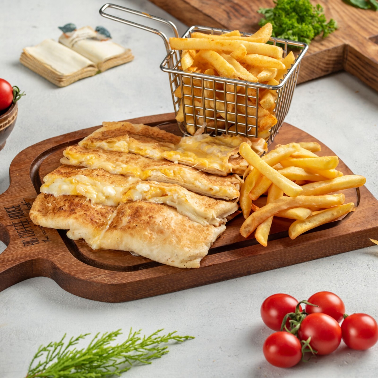 3 Peynirli Gözleme (1118,18 KCal)