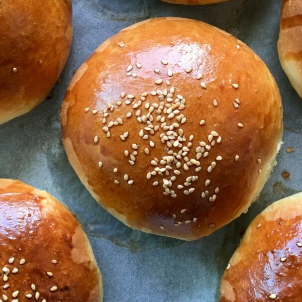 Kaşarlı Sucuklu Poğaça