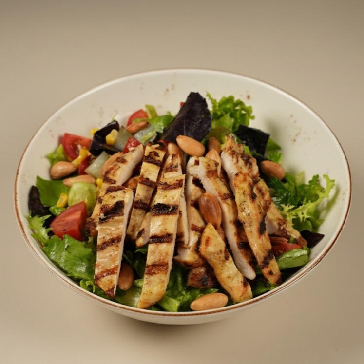 Bademli Tavuk Salata