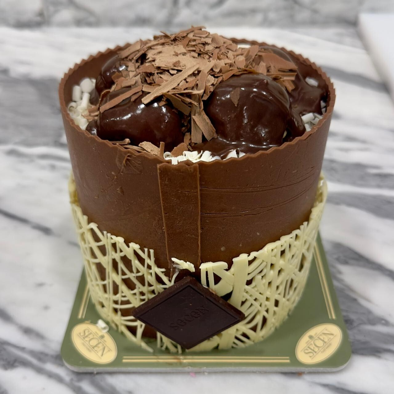 Profiterollü Pasta (6 Kişilik)