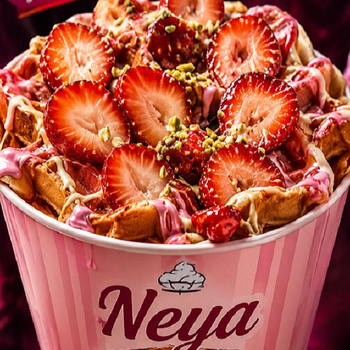 Çilekli Kova Waffle
