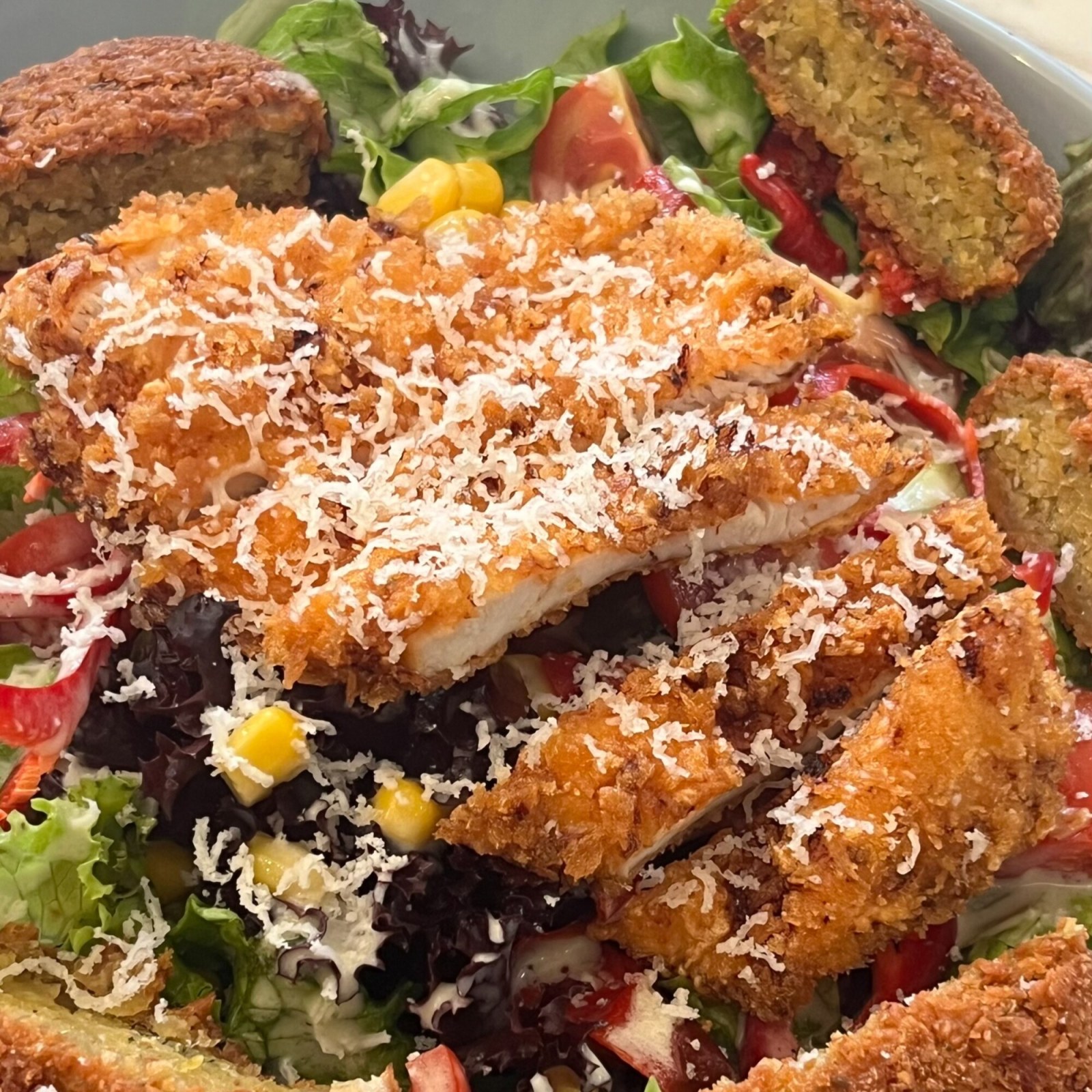 Falafel Chicken Salata