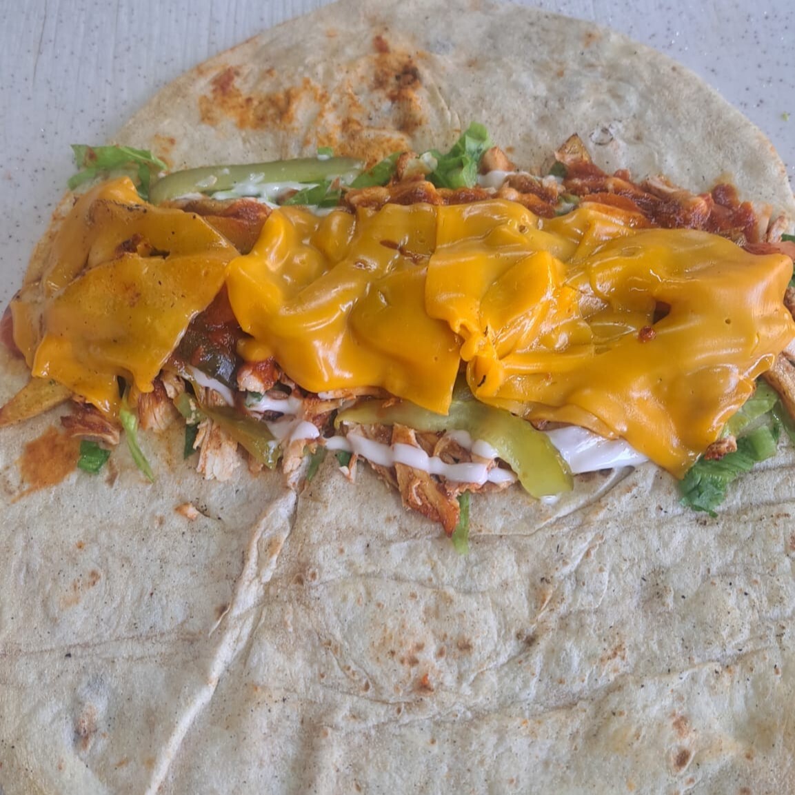 Yoğurt Soslu Cheddarlı Tavuk Döner