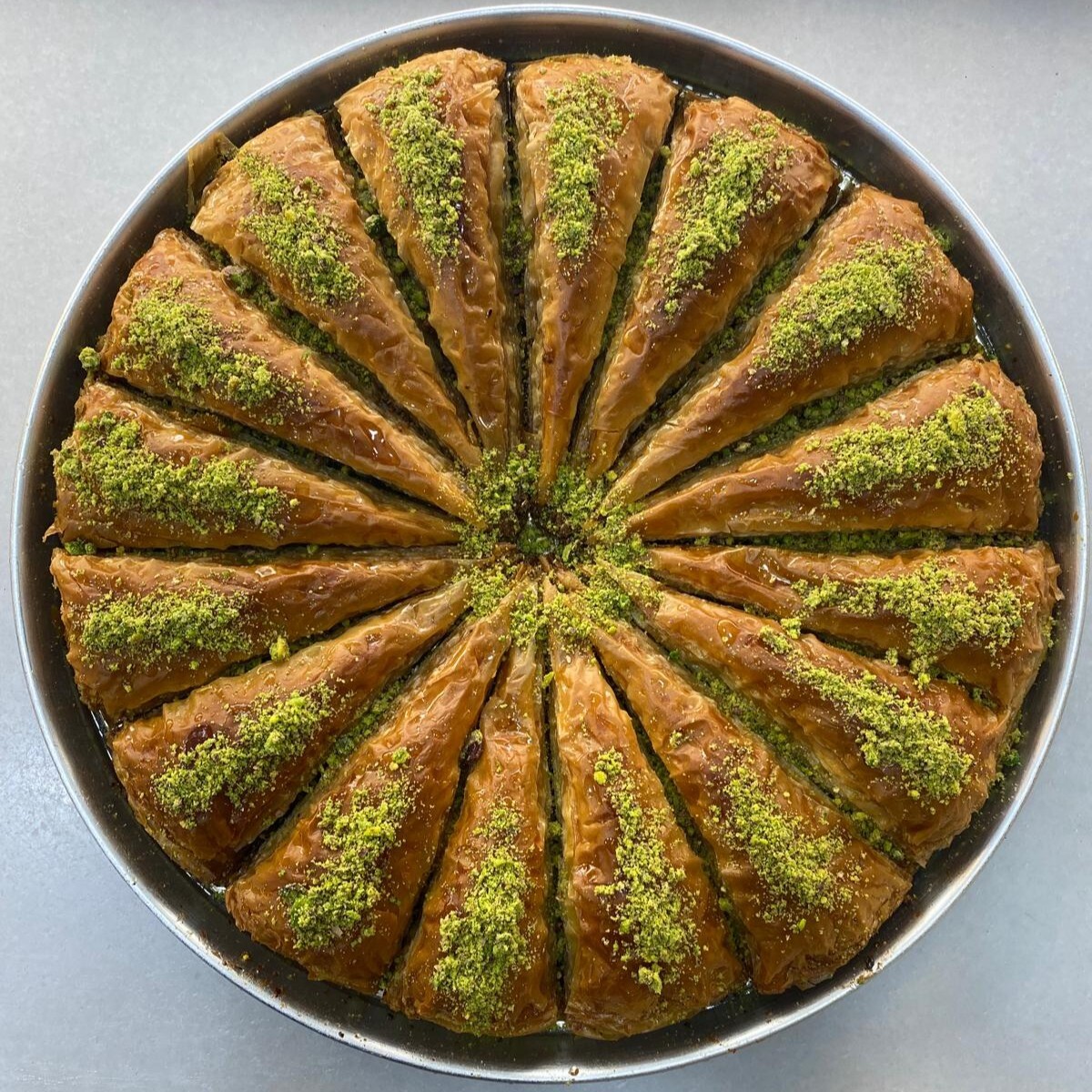 Fıstıklı Havuç Dilimi Baklava (1 kg)