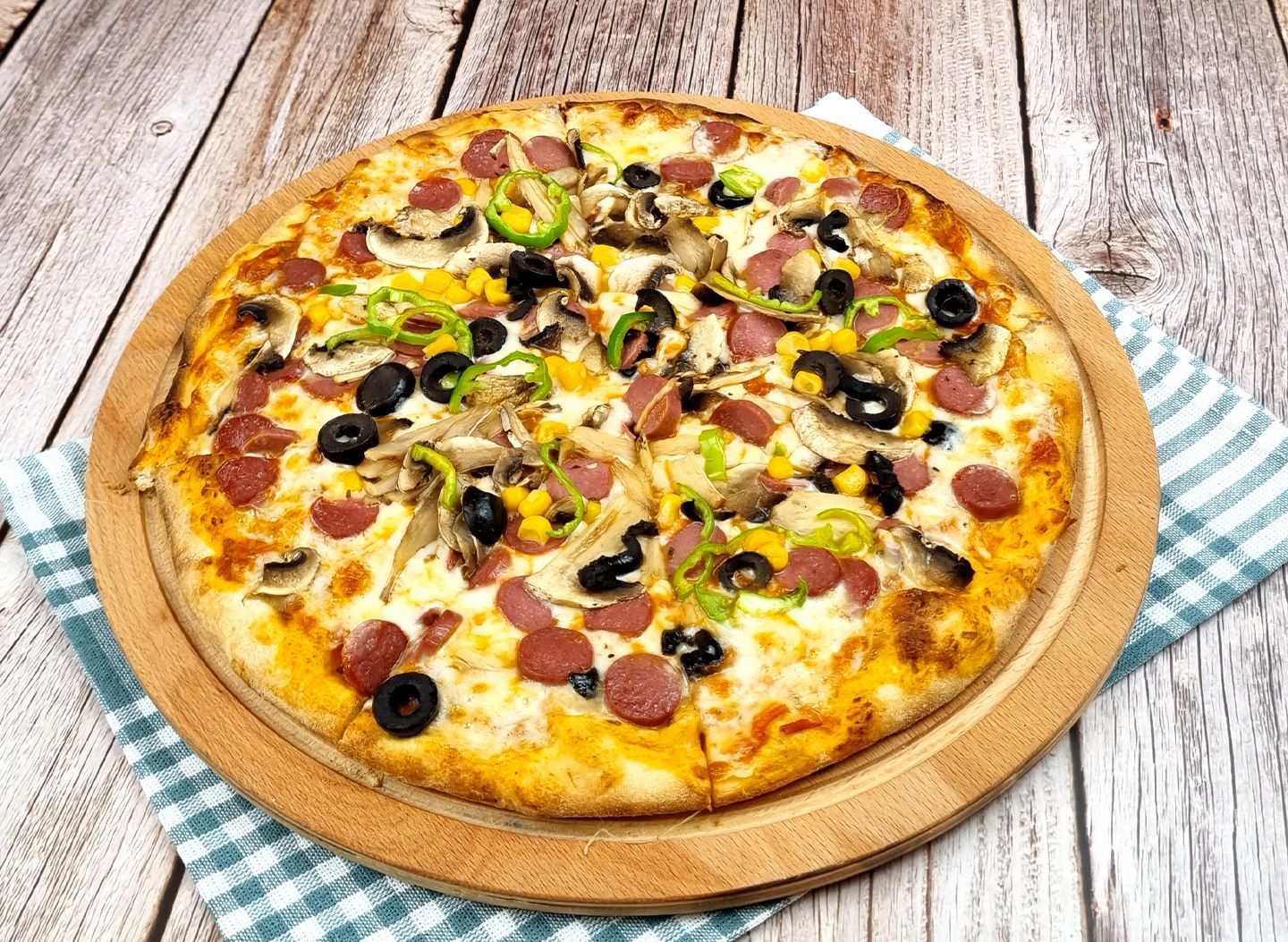 Sosisli Pizza