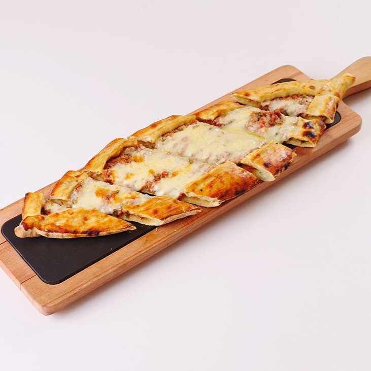Kavurma Kaşarlı Pide
