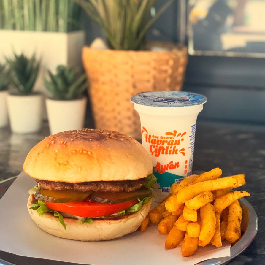 Hamburger + Patates Kizartmasi + Kutu Ayran