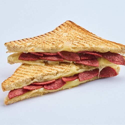 Kare Tost Kaşarlı & Sucuklu + 330 ml Coca-cola