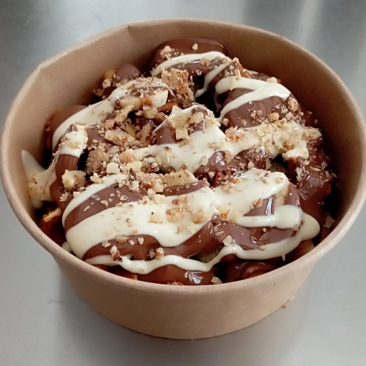 Beyaz Çikolatalı Waffle (Kola)