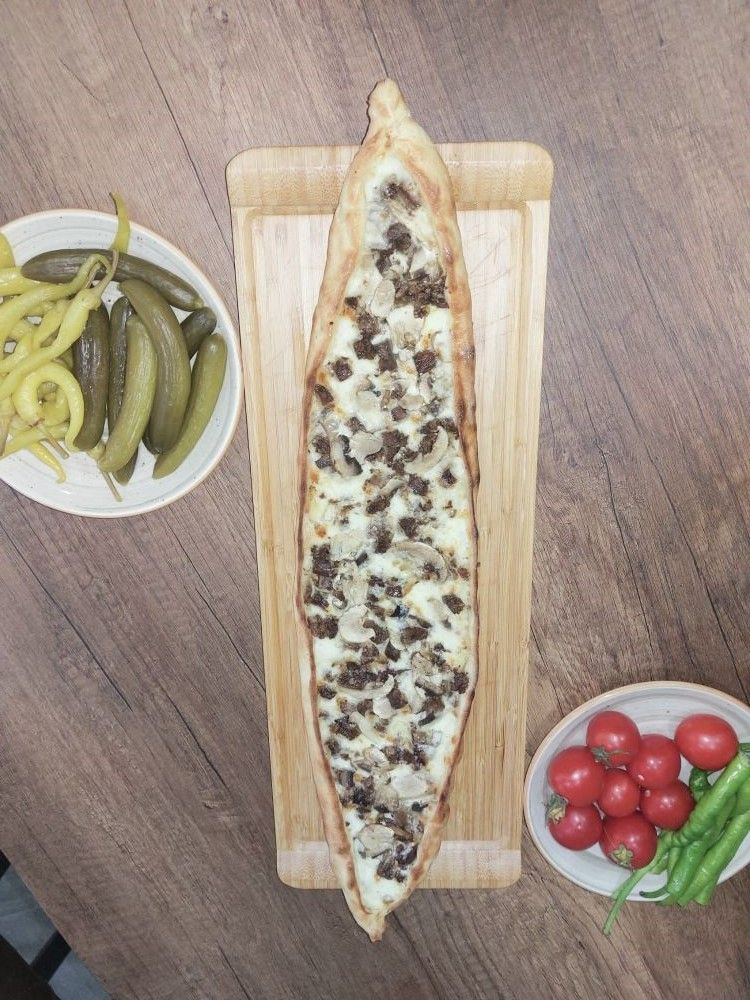 Rize Kavurmalı & Kaşarlı & Mantarlı Pide