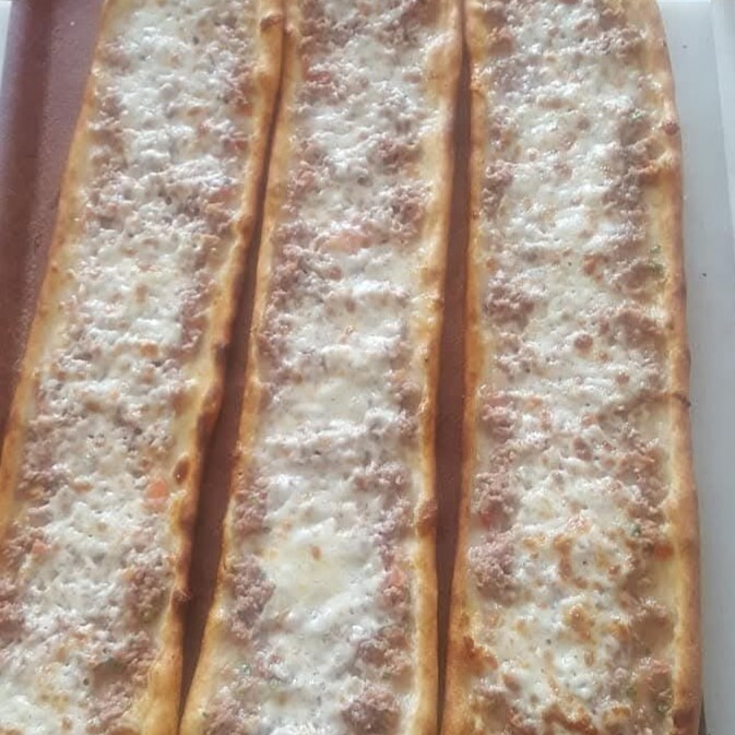 Kıymalı Kaşarlı Pide ( 1.5 Porsiyon)