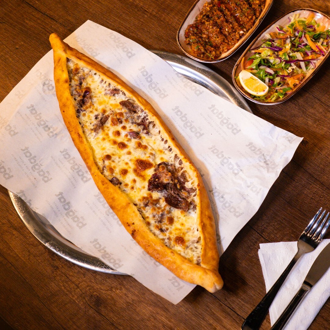 Kavurma Kaşarlı Pide
