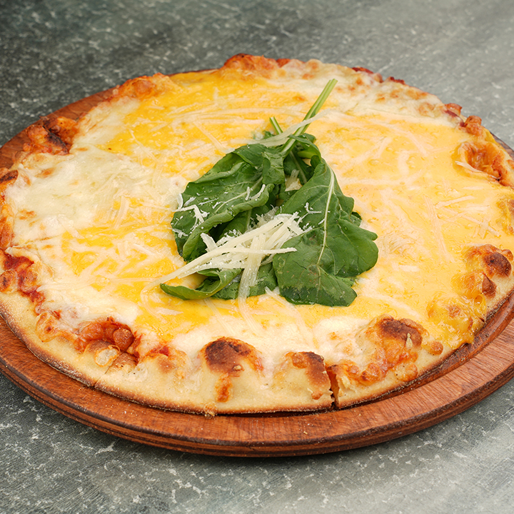 Dört Peynirli Pizza