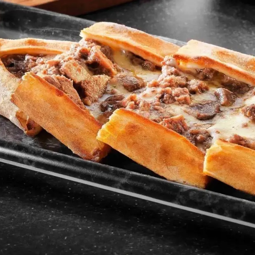 Kavurmalı Kaşarlı Pide