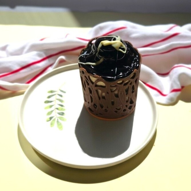 Tek Pasta (Profiterollü)