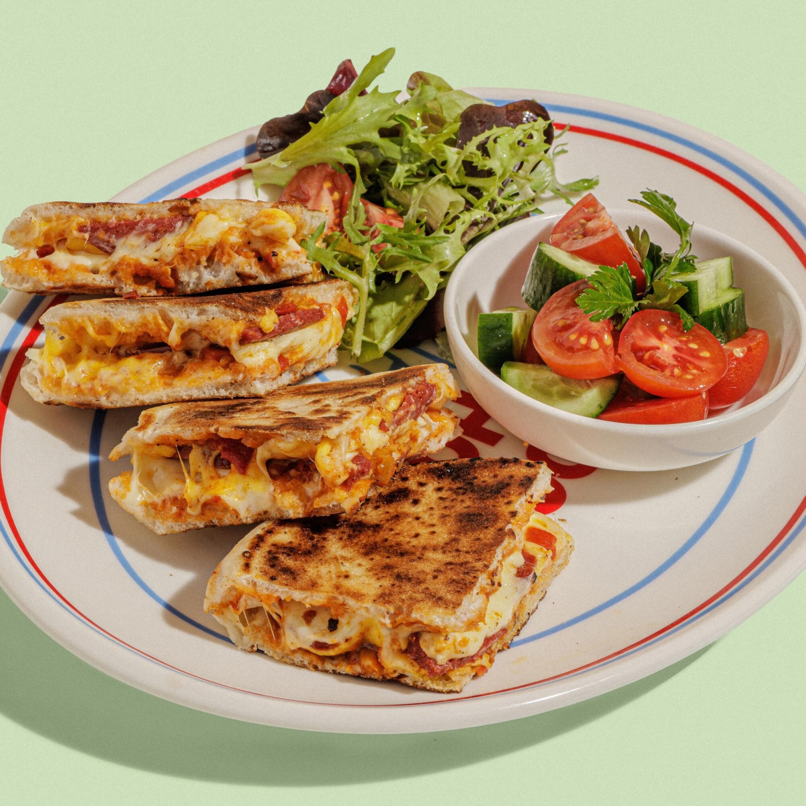 Cheddar Peynirli Bazlama Tost