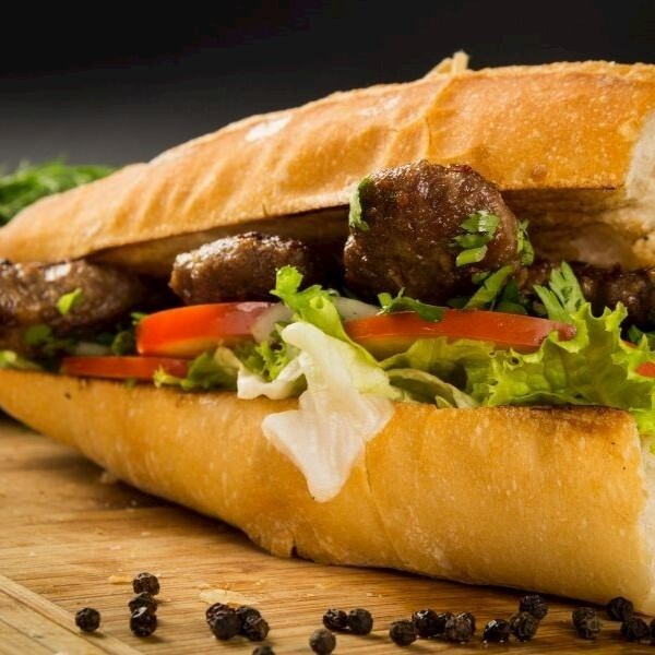 Yarım Ekmek Arası Izgara Köfte