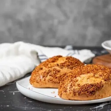 Susamlı Kaşarlı Poğaça