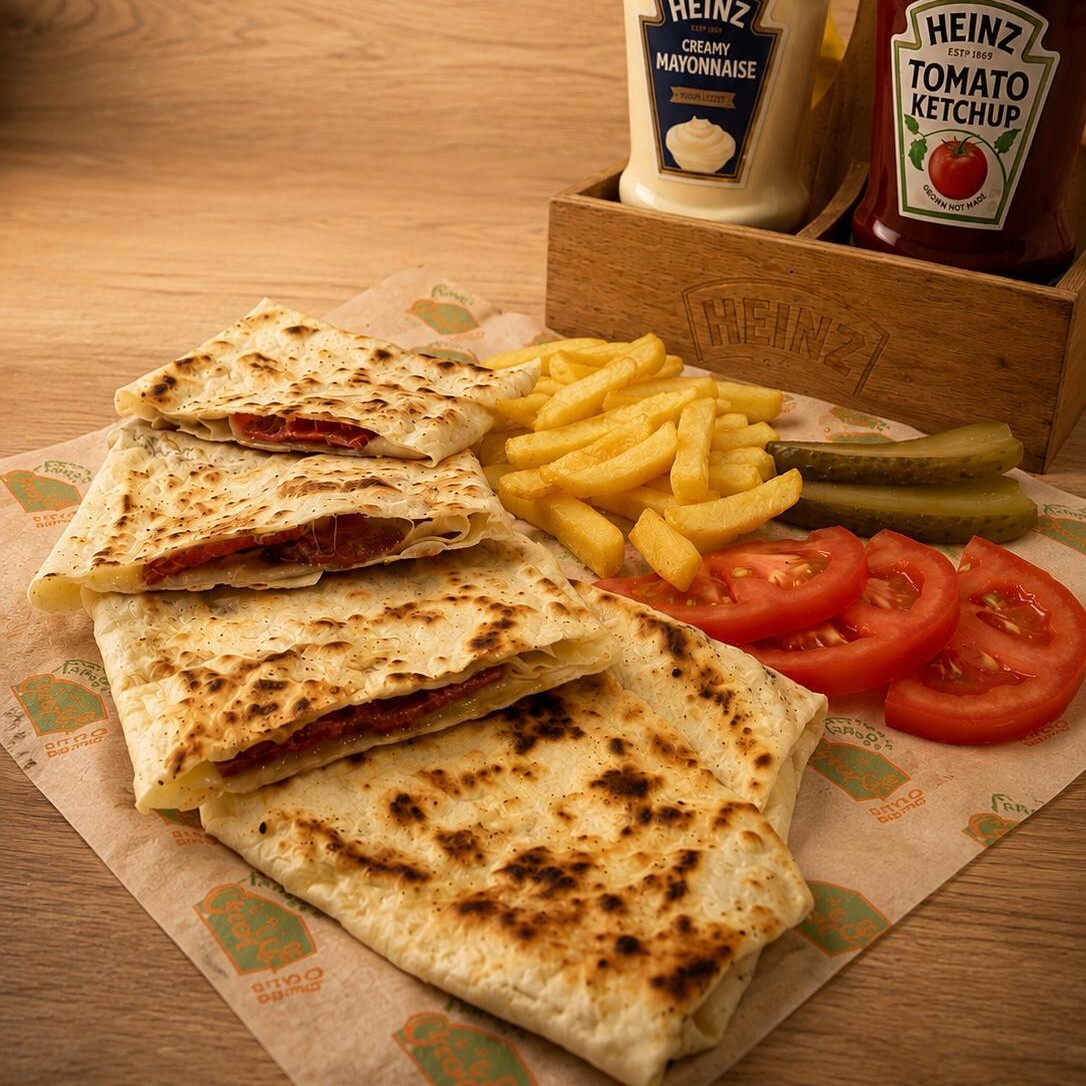 Sucuklu Kaşarlı Gözleme