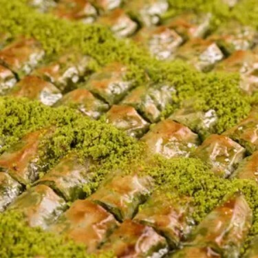 Fıstıklı Sacarası Sarma Tatlısı (1 kg)