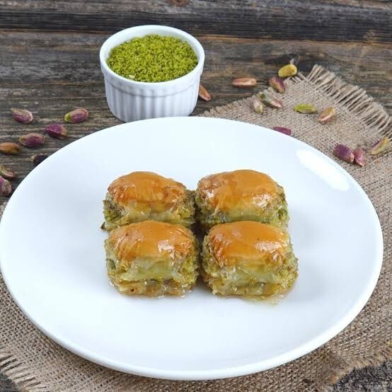 Fıstıklı Dilber Baklava (1 kg.)