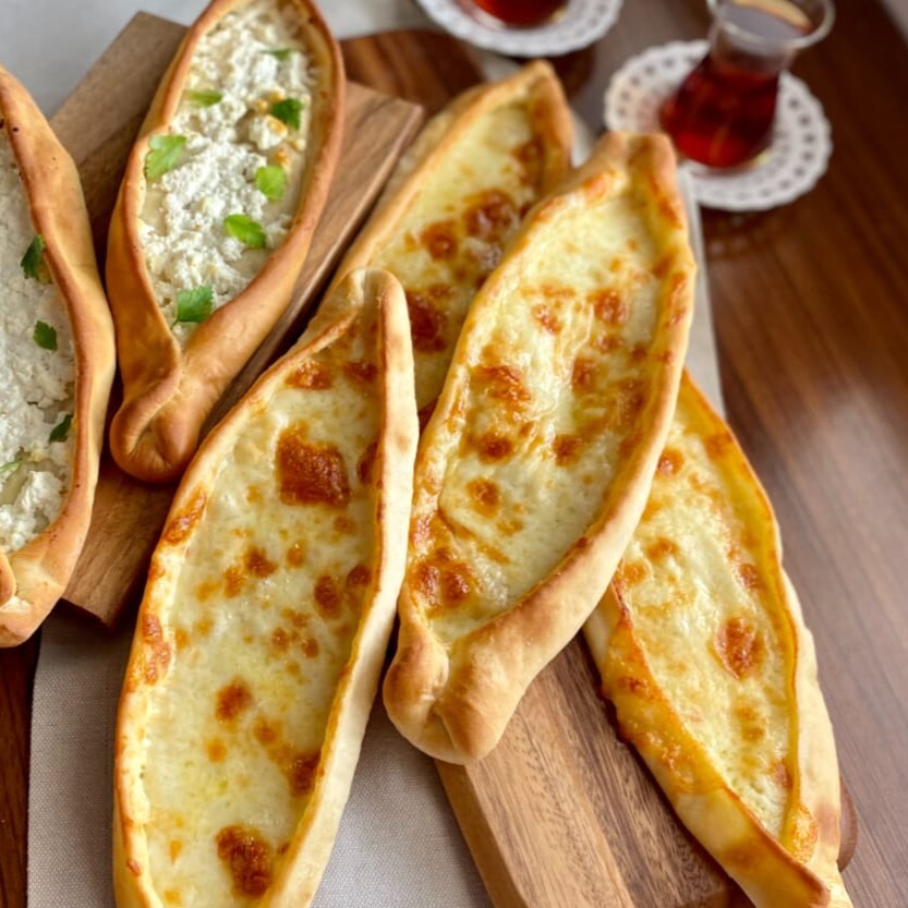 Kaşarlı Pide