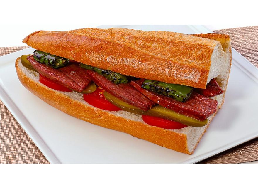 Yarım Ekmek Arası Sucuk