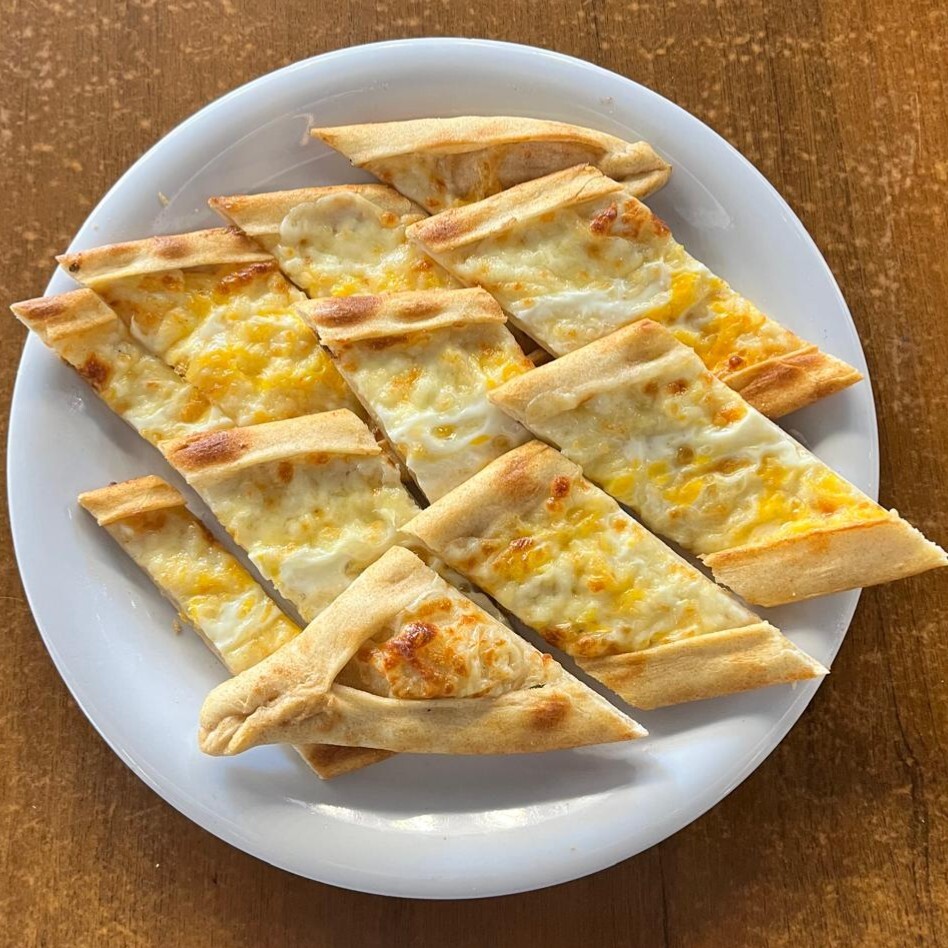 Kaşarlı Yumurtalı Pide